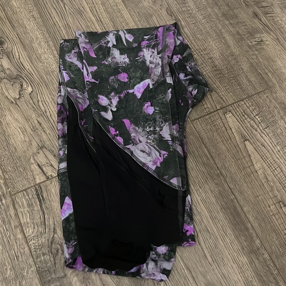 Lululemon align leggings! Great condition. - Picture 4 of 5